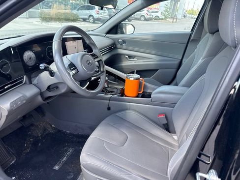 Used 2023 Hyundai Elantra SEL w/ Convenience Package FWD image 7