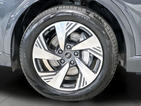 New 2025 Audi Q6 e-tron Premium Plus image 25