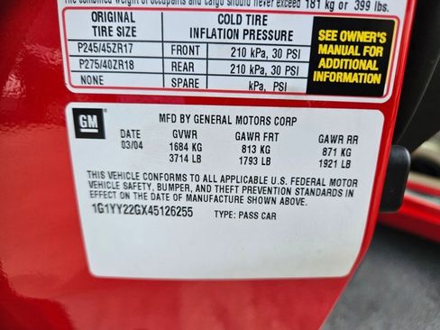 Used 2004 Chevrolet Corvette Coupe w/ Roof Package image 18