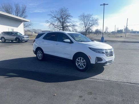 Used 2024 Chevrolet Equinox LT w/ LPO, Floor Liner Package image 4