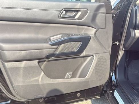 New 2025 Nissan Pathfinder SV image 23