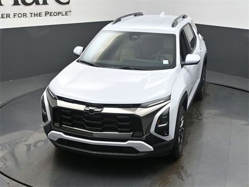 New 2026 Chevrolet Equinox ACTIV w/ Safety and Technology Package image 24