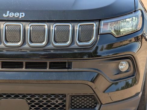 Used 2022 Jeep Compass Latitude w/ Sun and Sound Group FWD image 9