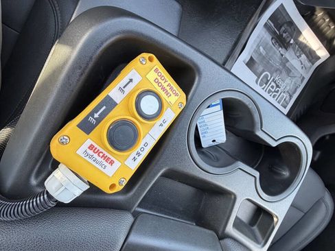 Used 2024 GMC Sierra 3500 Pro w/ Convenience Package image 28