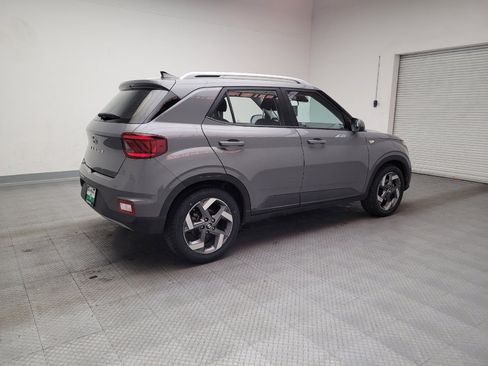 Used 2021 Hyundai Venue SEL FWD image 10