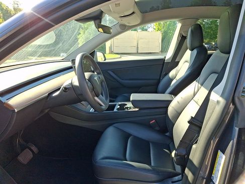 Used 2021 Tesla Model Y Long Range AWD/4WD image 13