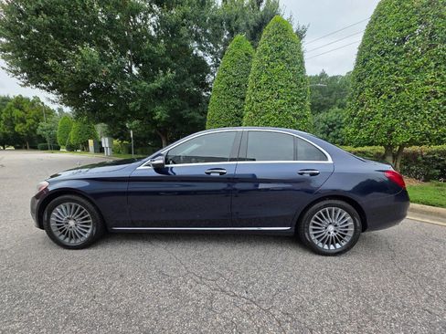 Used 2015 Mercedes-Benz C 300 4MATIC Sedan image 2