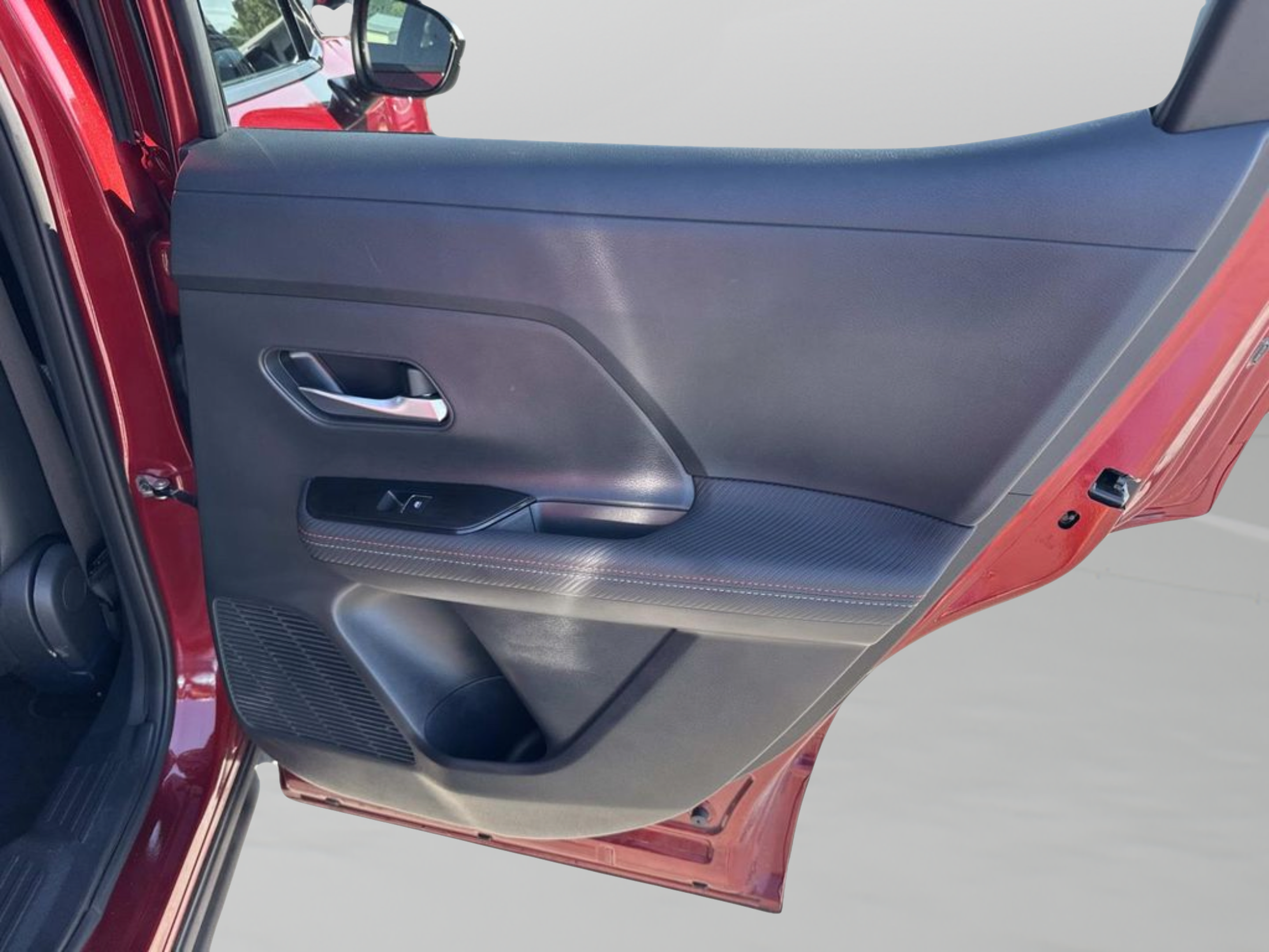 Used 2025 Nissan Kicks SR FWD image 15