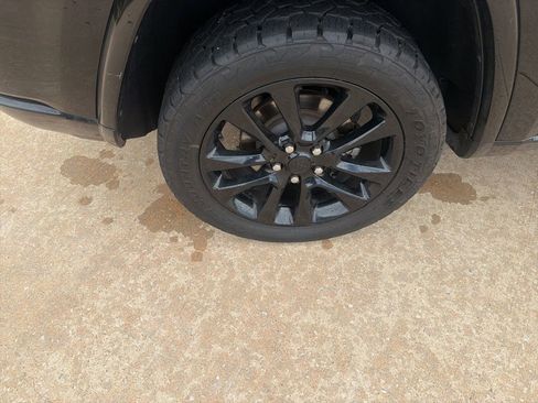 Used 2020 Jeep Grand Cherokee Altitude RWD image 16