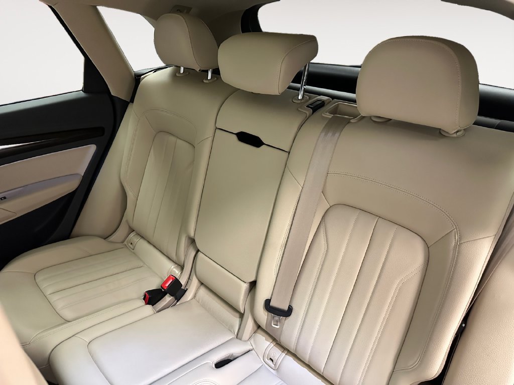 Used 2018 Audi Q5 2.0T Premium Plus w/ Premium Plus Package AWD/4WD image 12