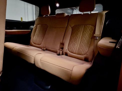 Used 2024 Jeep Grand Wagoneer Series III w/ Flexible Seating Group AWD/4WD image 38