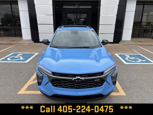 Used 2024 Chevrolet Trax RS w/ Sunroof Package image 14