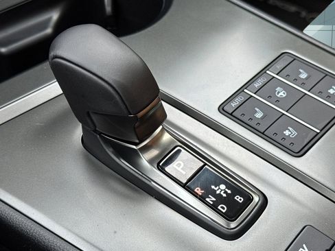 New 2026 Lexus UX 300h AWD image 17