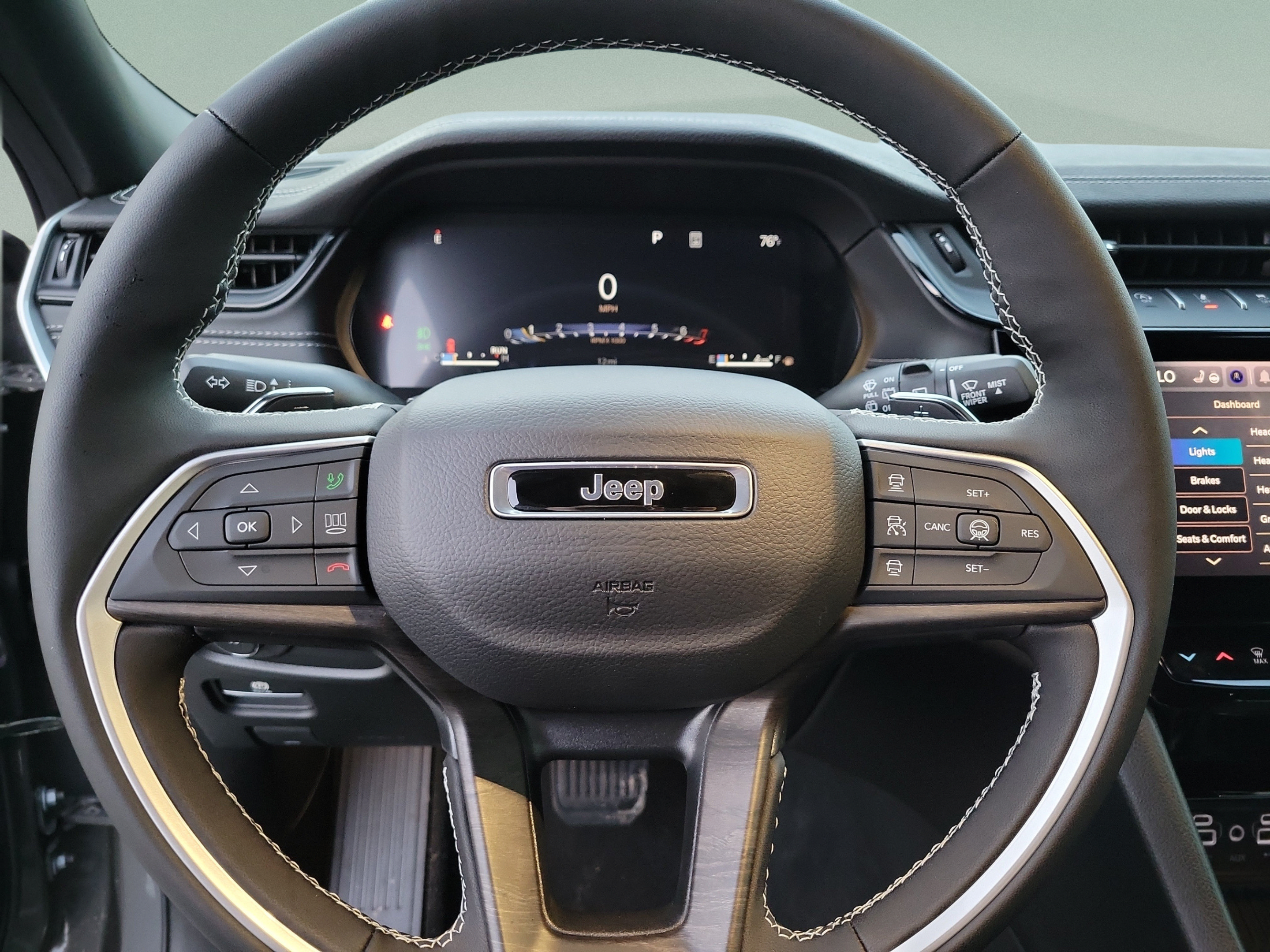 New 2027 Jeep Grand Cherokee Limited AWD/4WD image 16