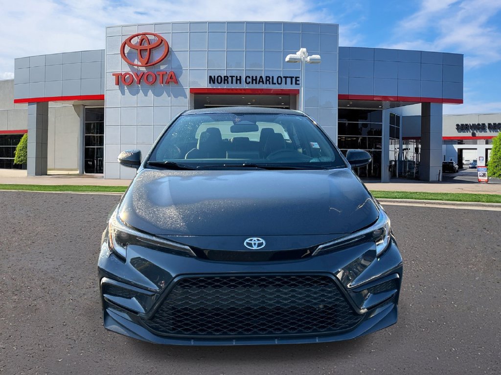 Used 2024 Toyota Corolla SE FWD image 3