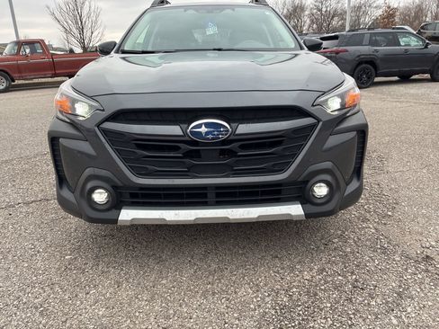Used 2023 Subaru Outback Limited image 3