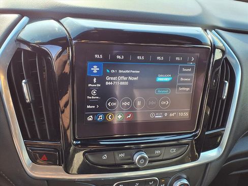 Used 2023 Chevrolet Traverse LT image 5