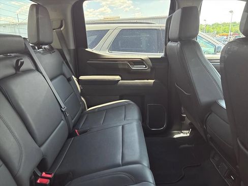 Used 2025 GMC Sierra 1500 SLT AWD/4WD image 17