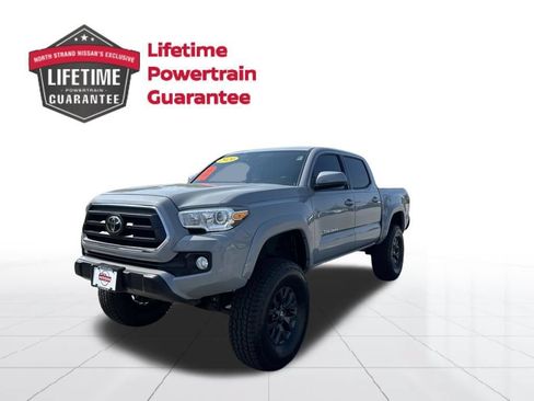 Used 2020 Toyota Tacoma SR5 AWD/4WD image 3