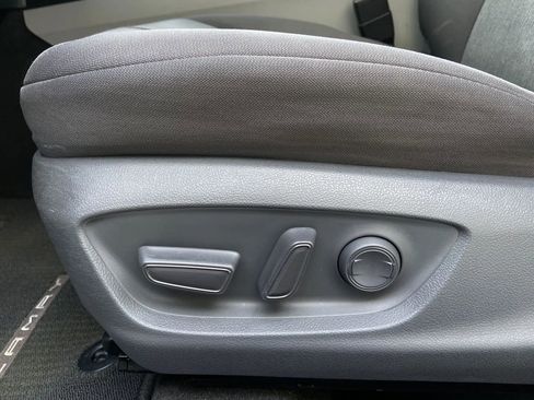Used 2019 Toyota Camry LE FWD image 12