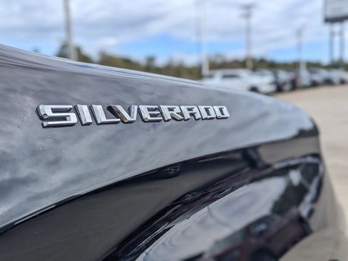 Used 2022 Chevrolet Silverado 1500 Custom image 13