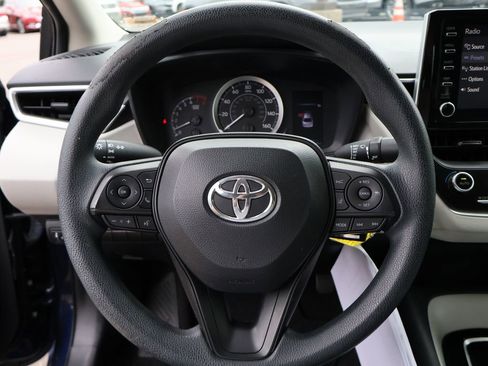 Used 2020 Toyota Corolla LE FWD image 24