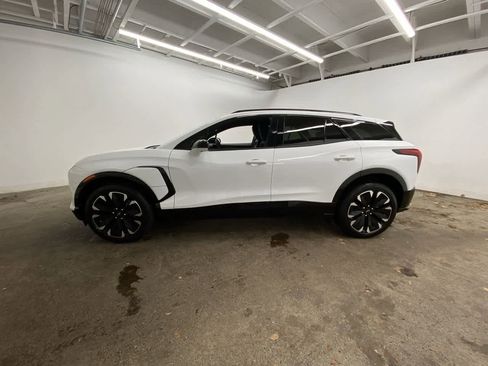 Used 2024 Chevrolet Blazer EV RS image 3