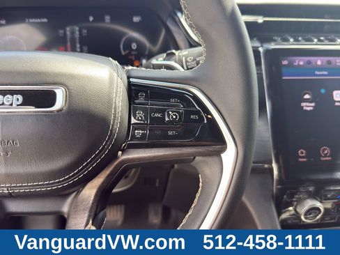 Used 2023 Jeep Grand Cherokee Overland AWD/4WD image 23