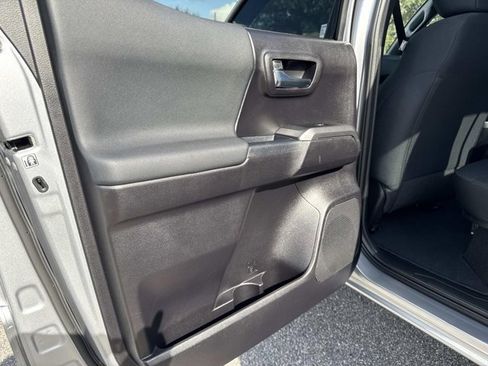 Used 2020 Toyota Tacoma TRD Sport image 13