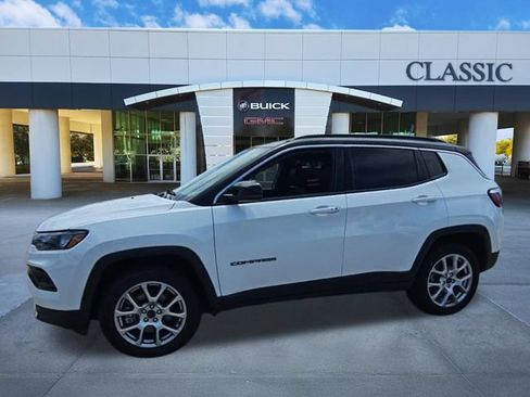 Used 2025 Jeep Compass Limited AWD/4WD image 4