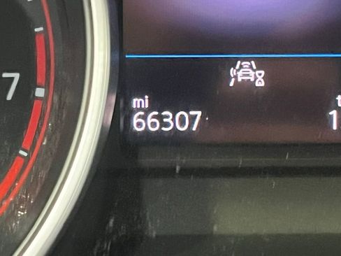 Certified 2020 Volkswagen Tiguan SE image 23