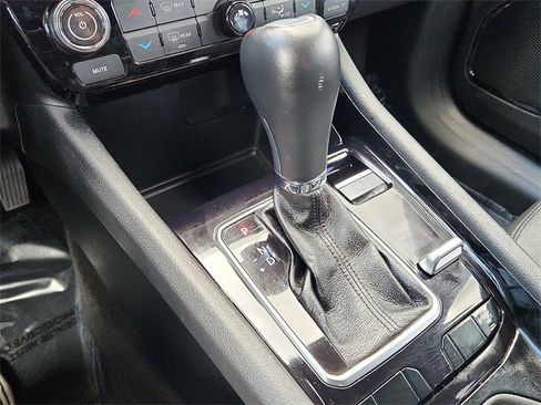 Used 2023 Jeep Compass Limited image 12