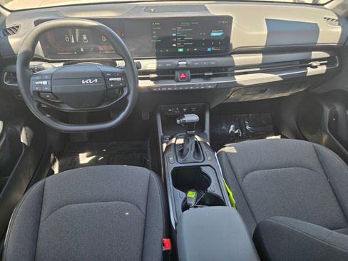 Used 2025 Kia K4 FWD image 10