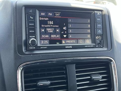 Used 2017 Dodge Grand Caravan SE FWD image 22