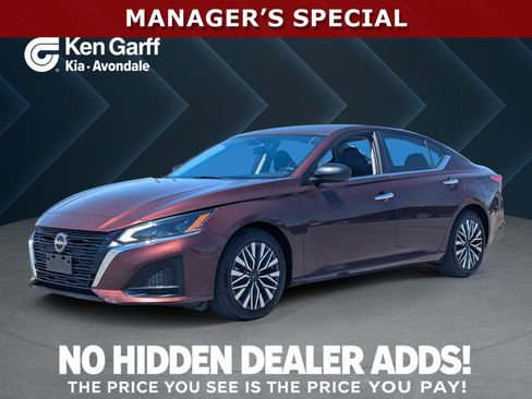 Used 2024 Nissan Altima 2.5 SV FWD image 1