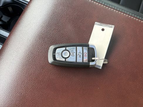 Used 2022 Ford F150 Lariat w/ Equipment Group 502A High image 31