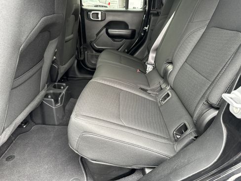 Used 2021 Jeep Gladiator Sport image 23