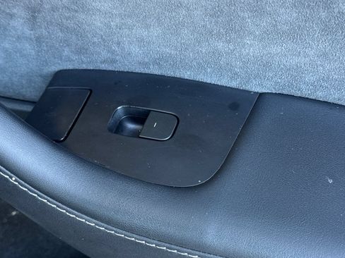 Used 2025 Tesla Model Y Performance AWD/4WD image 23