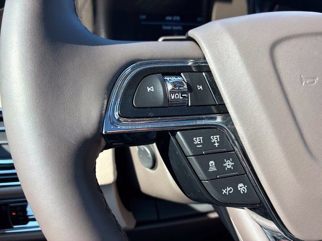 Used 2023 Lincoln Navigator Reserve AWD/4WD image 28