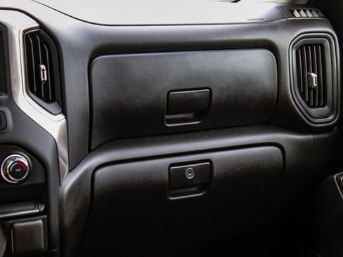 Used 2024 Chevrolet Silverado 1500 Custom image 17