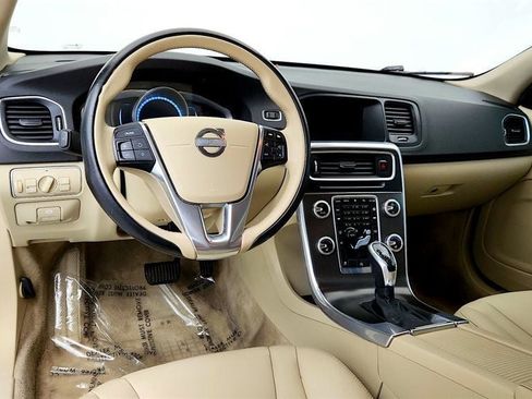 Used 2015 Volvo V60 T5 Premier FWD image 13