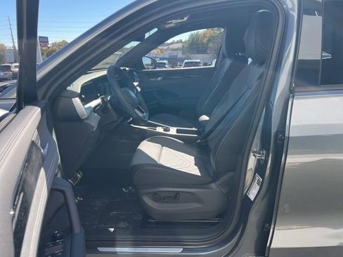 New 2026 Volkswagen Tiguan SE R-Line image 21