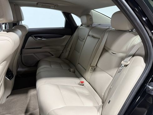 Used 2013 Cadillac XTS image 31