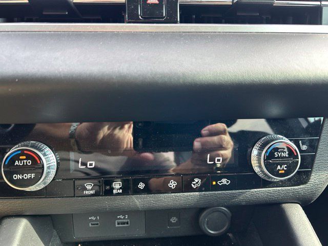 Used 2024 Mitsubishi Outlander SE FWD image 15