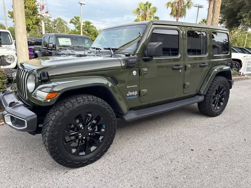 Used 2022 Jeep Wrangler Unlimited Sahara AWD/4WD image 2