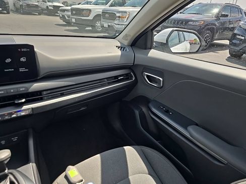 Used 2025 Kia K4 FWD image 15