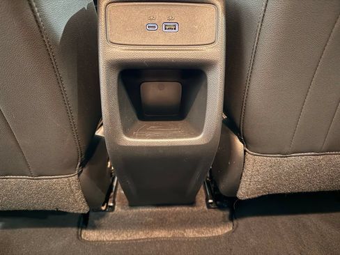 Used 2025 Chevrolet Trax LT FWD image 31