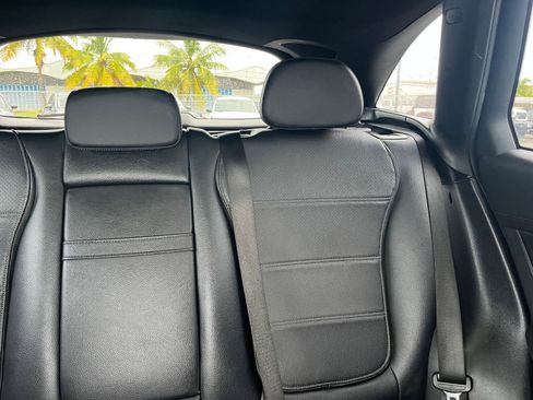 Used 2024 Mercedes-Benz GLC 300 image 38