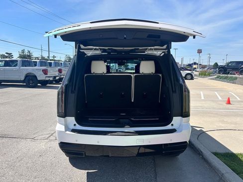 Used 2025 Cadillac Escalade Sport Platinum AWD/4WD image 19