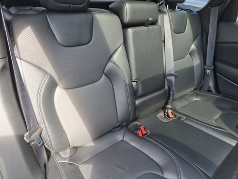 Used 2022 Jeep Cherokee Limited image 29